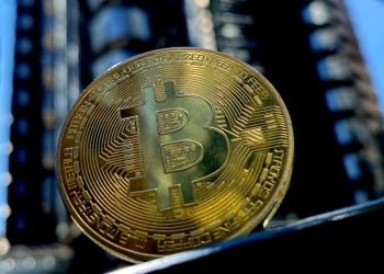 Bitcoin might benefit from U.S. debt ceiling concerns, analysts say