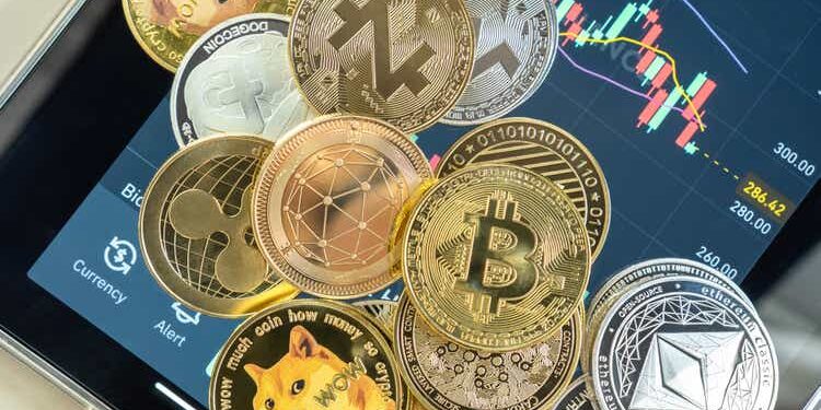 Bitcoin, ethereum defy slide in equities; dogecoin stays elevated (Cryptocurrency:BTC-USD)