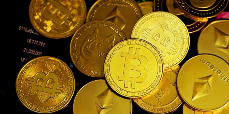 Bitcoin Trading Volume Spikes, Altcoin Interest Stays Low