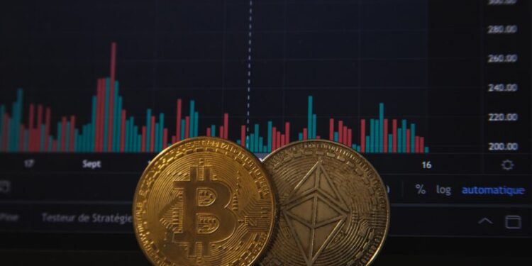 Crypto Sees $236 million Liquidations As Bitcoin Plunges