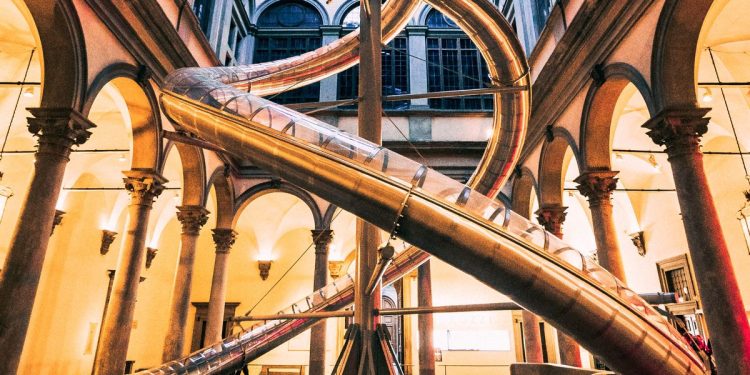 Bitcoin BTC, Ether ETH Prices Slide for 4th Consecutive Day, While Altcoin Trading Volume Spikes Higher