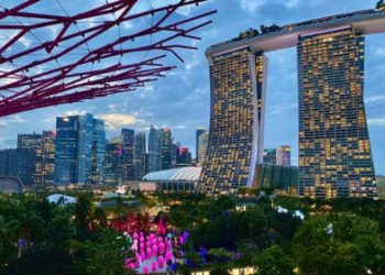 Coinbase to Expand to Singapore as US SEC Denies Answerability