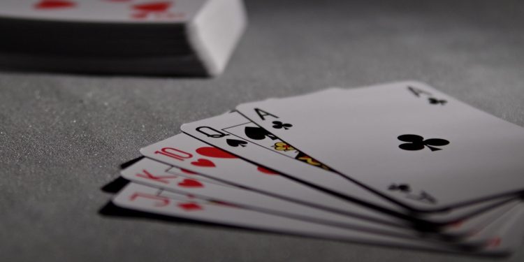 Coinbase And Ripple Playing Game Of Poker With The SEC, CNBC Correspondent Says