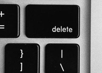 SEC Deletes Former Director Hinman’s Biography amidst Ripple vs SEC Case