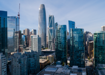 Is there a “right” cloud strategy for banking?