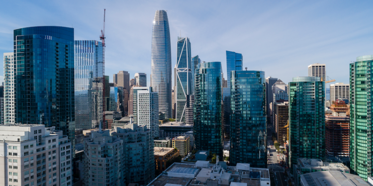 Is there a “right” cloud strategy for banking?