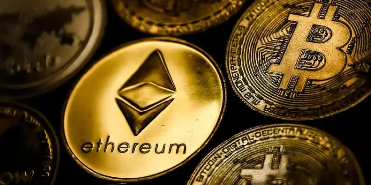 Bitcoin & Ethereum Struggles While Altcoins Soars