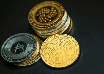 5 Best Crypto to Buy Now on the Dip Amid SEC Crackdown: XRP, CHSB, BTC, WSM, AI