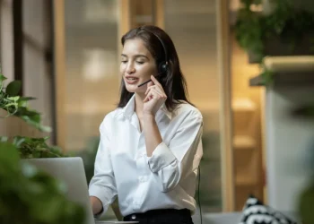 Transforming customer service: How generative AI is changing the game