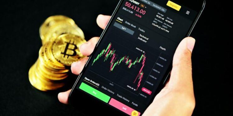Ethereum ($ETH), $XRP, and Solana ($SOL) Lead the Way as Altcoin Season Looms