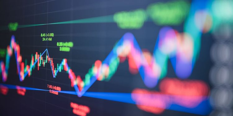 GMX Drops 24% in 1 Month, Whales Rapidly Selling: What’s Going On?