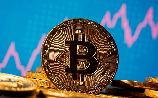 Bitcoin posts first quarterly decline of 2023 By Crypto.news