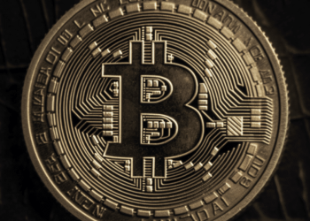 Bitcoin fluctuates at $34k: Where will prices go?