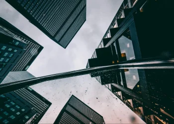 Integrating DeFi in Traditional Finance: Business Leaders’ Insights