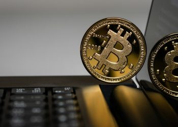 Bitcoin Traders Withdraw $1 Billion From Exchanges: Price Surge Incoming?
