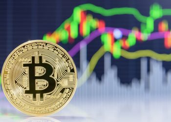 Crypto market lulls before halving: Bitcoin consolidates above $70k, alts trade mixed