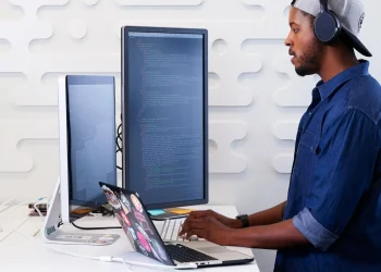 Understanding glue records and Dedicated DNS