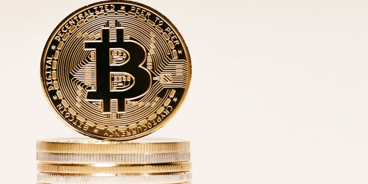 Is Peter Schiff Clueless About Bitcoin? BitMEX Spars Over Fee Spike