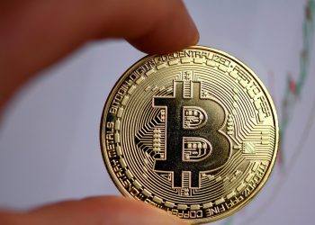 Bitcoin, Altcoins Price Decline As Crypto Liquidations Approaches $900 Million In The Past Day