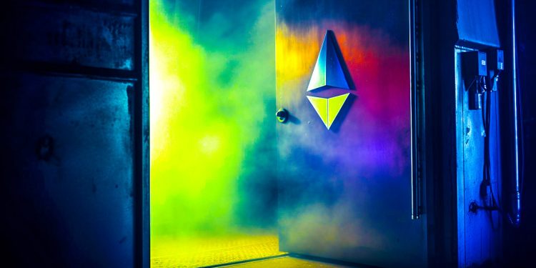 Crypto Analyst Predicts Ethereum Season, Says Solana Following in Footsteps of ETH’s 2021 Market Cycle