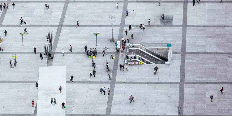 A clear path to value: Overcome challenges on your FinOps journey 