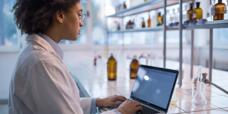 Mastering healthcare data governance with data lineage
