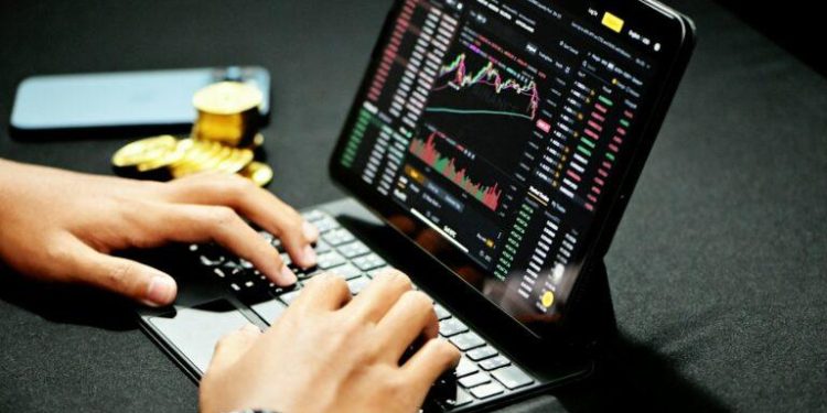 Short Sellers Target Cardano ($ADA) and $XRP as Crypto Market Looks for Rebound
