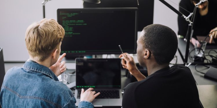 Approaches to migrating your VMware workloads to AWS   