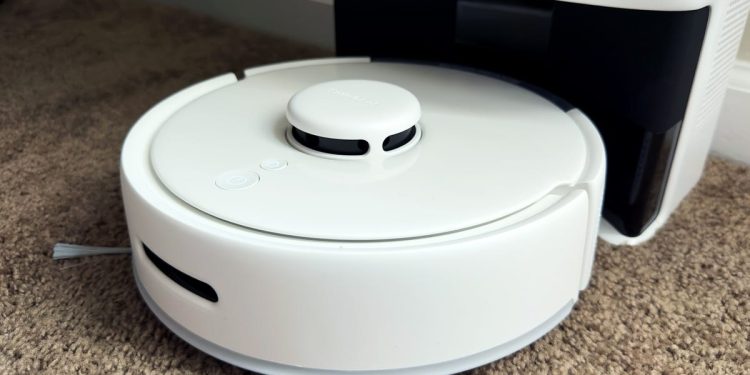 The smallest robot vacuum I’ve ever tested is $80 off after Prime Day