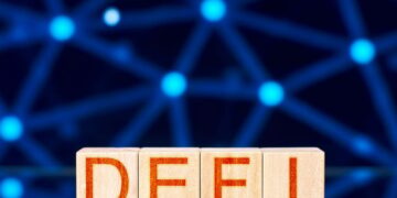 DeFi Fees Plunge 24% in August amid Declining Yield Strategies