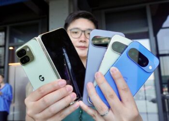 Google Pixel 10 series hands-on: I did not expect this model to be my favorite