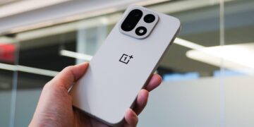 OnePlus is offering $100 off its latest flagship (and giving away free earbuds)