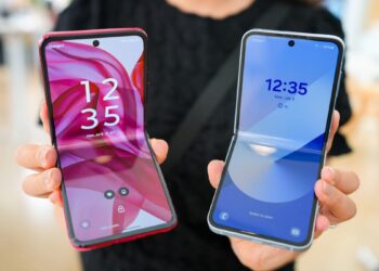 Samsung vs. Motorola: I’ve tested dozens of phones from both brands – here’s my choice