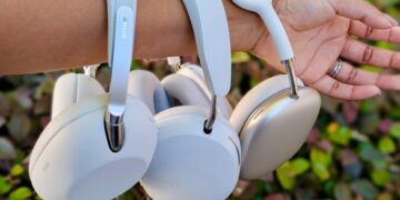 I flew 2,700 miles with Apple, Sony, and Sennheiser headphones – this pair had the best audio