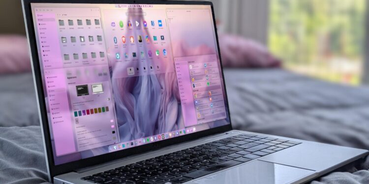 I tested COSMIC’s new Frosted Glass effect, and it’s way better than MacOS’ Liquid Glass