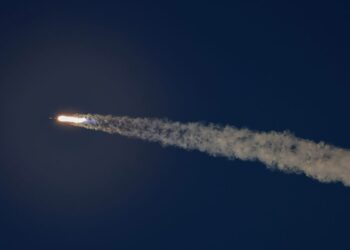 SpaceX wants to launch 100,000 more Starlink satellites – for 100x the bandwidth