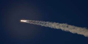 SpaceX wants to launch 100,000 more Starlink satellites – for 100x the bandwidth