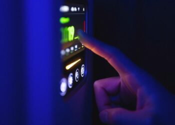 I never leave for vacation without doing these 7 home security checks first