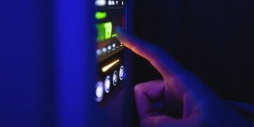 I never leave for vacation without doing these 7 home security checks first