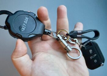 12 keychain gadgets worth carrying every day (and why they’re worth it)