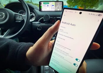 Why I’m using wired Android Auto when all the cool kids are switching to wireless