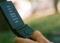 Stop scrolling: Light’s $299 flip phone and its retro specs could change your life