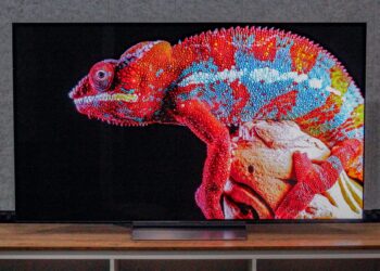 I tested the LG C6 OLED for a week, and its color accuracy and contrast levels left me in awe