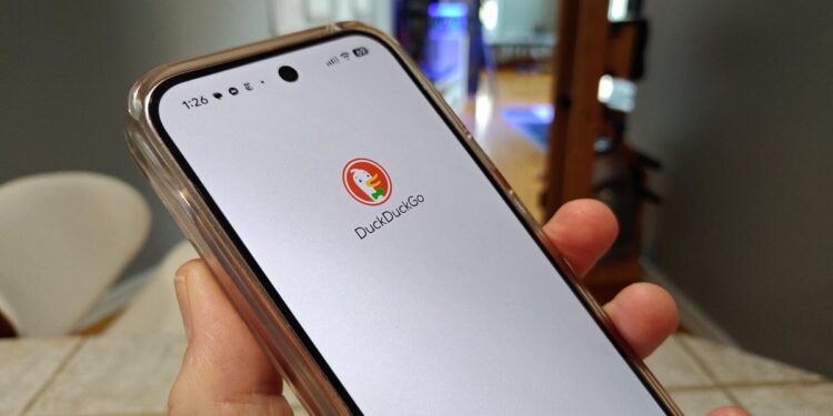 DuckDuckGo’s new iPhone feature is a privacy win – I recommend getting it now