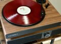 No space for bookshelf speakers? The Victrola Soundstage sits neatly under my turntable